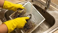 Rasva häviää 5 minuutissa: helpoin tapa puhdistaa liesituuletin on löytynyt