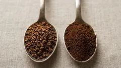 Herättääkö pikakahvi vai suodatinkahvi paremmin? kofeiini ja vaikutuksen nopeus selitettynä