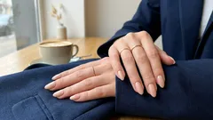 Kädet kuin kuningattarella: kauniin ihon ja kynsien hoito kotona